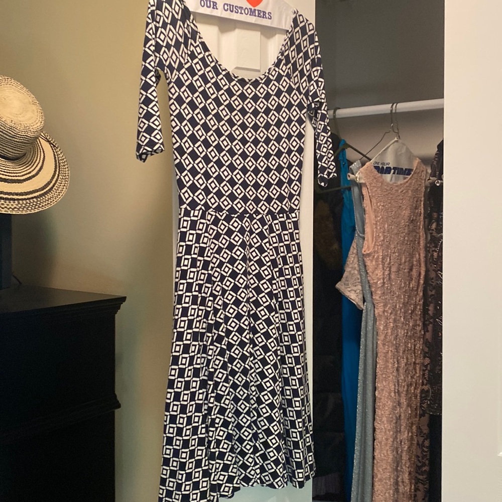 Weston Wear. XS. Navy/white. Great jersey material. Wrinkle free. 3/4 sleeve.
